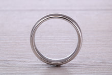 Load image into Gallery viewer, Gents 6 mm Wide Patterned White Gold Band