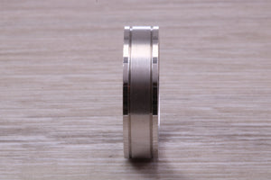 Gents 6 mm Wide Patterned White Gold Band