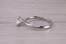 Load image into Gallery viewer, Elegant and Timeless One carat Diamond set Platinum Solitaire