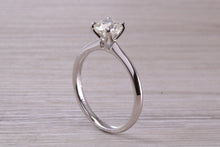 Load image into Gallery viewer, Elegant and Timeless One carat Diamond set Platinum Solitaire