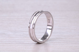 4 mm Wide White Gold Patterned Wedding Band