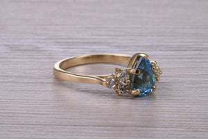 Pear Drop Aquamarine and Diamond set 18ct Yellow Gold Ring, Total 1.61ct Gemstone Weight