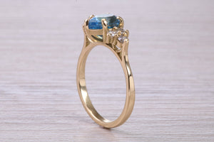 Pear Drop Aquamarine and Diamond set 18ct Yellow Gold Ring, Total 1.61ct Gemstone Weight