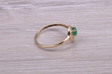 Load image into Gallery viewer, Dainty Round cut Emerald set Yellow Gold Ring