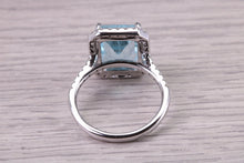 Load image into Gallery viewer, Large 4.57 carat Aquamarine and 0.60ct Diamond set 18ct White Gold Ring