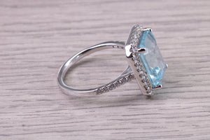 Large 4.57 carat Aquamarine and 0.60ct Diamond set 18ct White Gold Ring